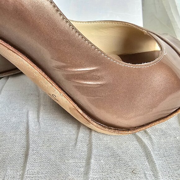 Jimmy Choo Metallic Peep Toe Heels Champagne Block Heel Pumps Size 39 - Picture 10 of 16